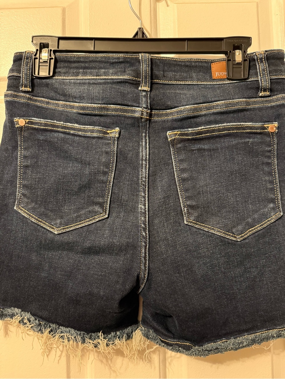 Judy Blue Distressed Denim Shorts Raw Hem Stretch Jean Shorts Size M - Picture 3 of 7